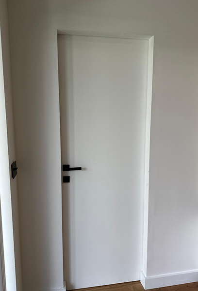 moderna bela sobna vrata v svetlem stanovanju – sobna vrata nasveti